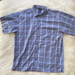 Patagonia blue gingham plaid puckerware button M